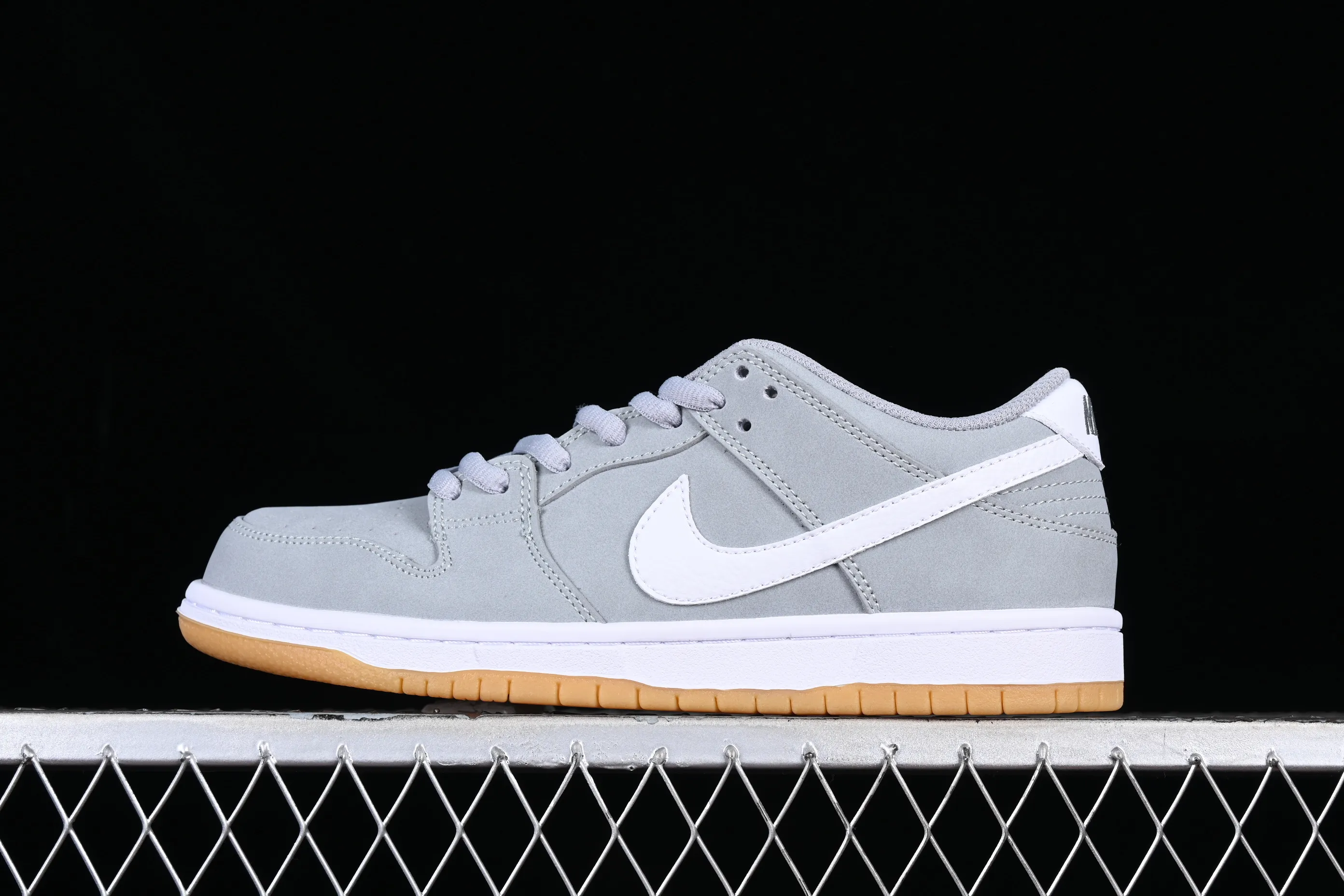 All Categories Nk SB Dunk Series Nk SB Dunk Low Low-top sneakers Cost-effective version Nk SB Dunk Low "Grey Gum" gray raw rubber SB low-top casual sneakers DV5464-001